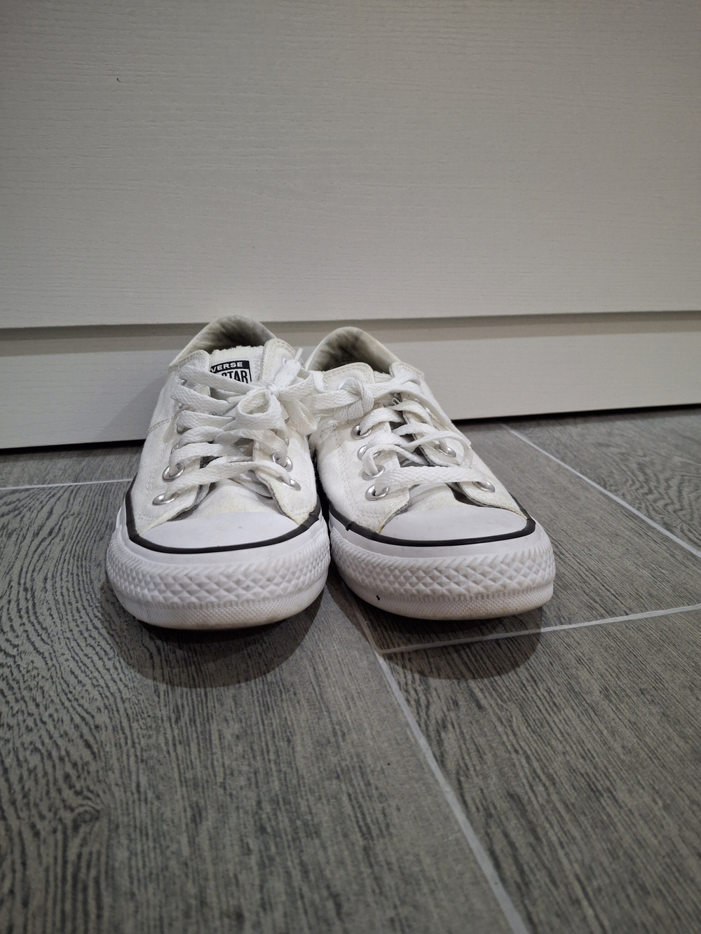 Converse - Picture 3 of 9